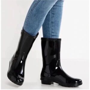 UGG Sienna Rain Boot Black High-Gloss Finish Real Fur From Sheep Size 7 NEW